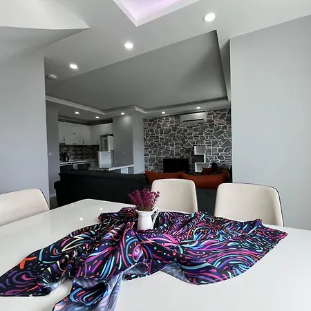 Gardenya Lara ホテル *